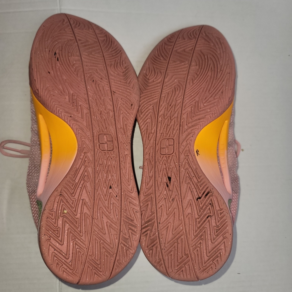 NIKE Sabrina  1 West Coast Baskstball Running Shoe  FQ3381. Women Size 15 - Picture 9 of 9